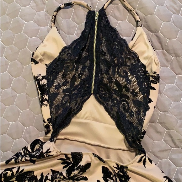 Teen dress size xs. Gold tone with black flowers. - Picture 3 of 3